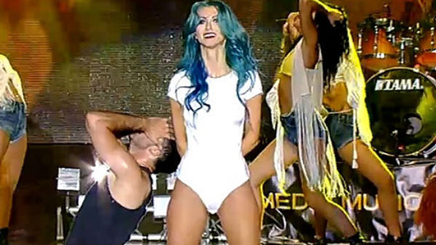 Andreea Bălan, probleme cu ţinuta la Media Music Awards! I-a dezvăluit zona intimă