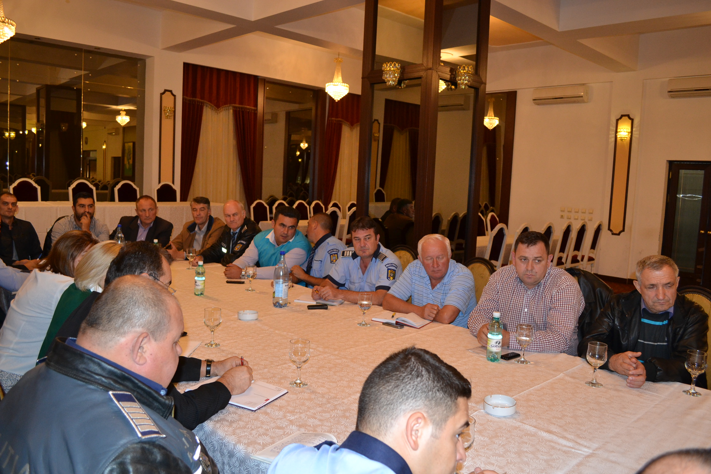 CĂMÂRZANA stă pe un BUTOI cu PULBERE. CONFLICT deschis între VICEPRIMAR şi ŞEFUL DE POST