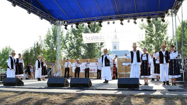 Delegație din orașul Ardud la Festivalul ”Sătmărenii fără frontieră”