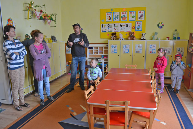 Părinţii preşcolarilor din Livada Mică,  nemulţumiţi de închiderea grădiniţei