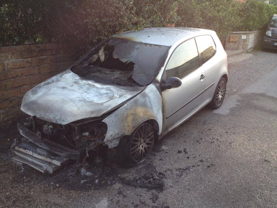 Alte două MAŞINI  cu numere de SATU MARE, INCENDIATE la ROMA