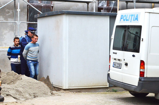 Doi minori şi un major au omorât-o  pe Ileana Nagy din Micula