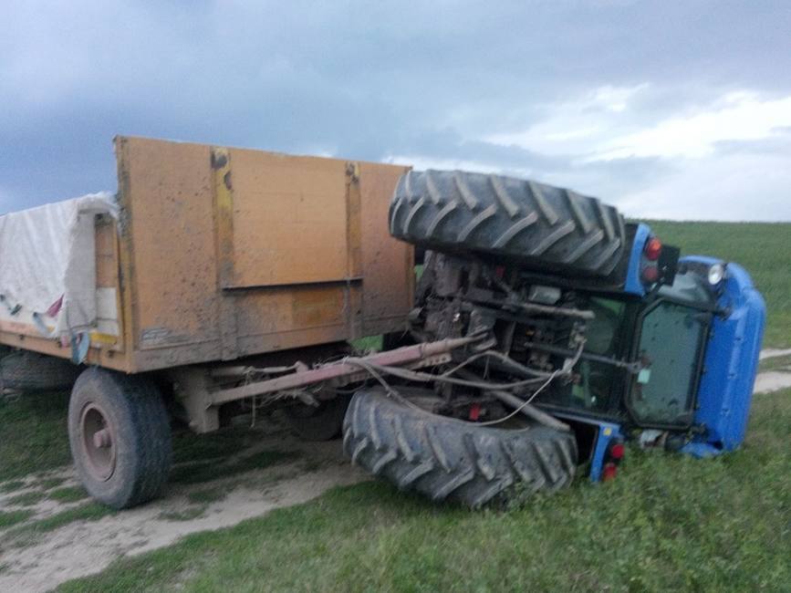 Sfârşit CUMPLIT pentru o persoană la Oraşu Nou. A murit STRIVITĂ de TRACTOR