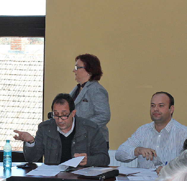 Moralistul Bucureştean, cu o mână a votat, cu alta a încasat