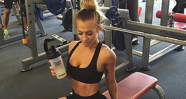 Am gasit-o pe Barbie de Romania! RĂMÂI MASCĂ! GALERIE INCENDIARĂ!!!