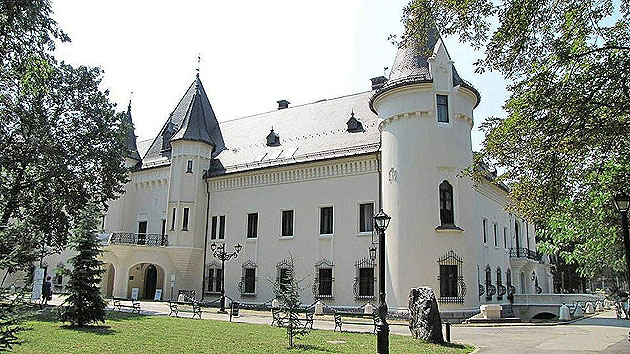Castelul Karolyi, perla turismului sătmărean