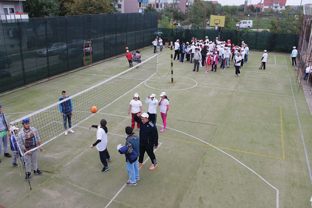 Copiii cu dizabilităţi au făcut sport