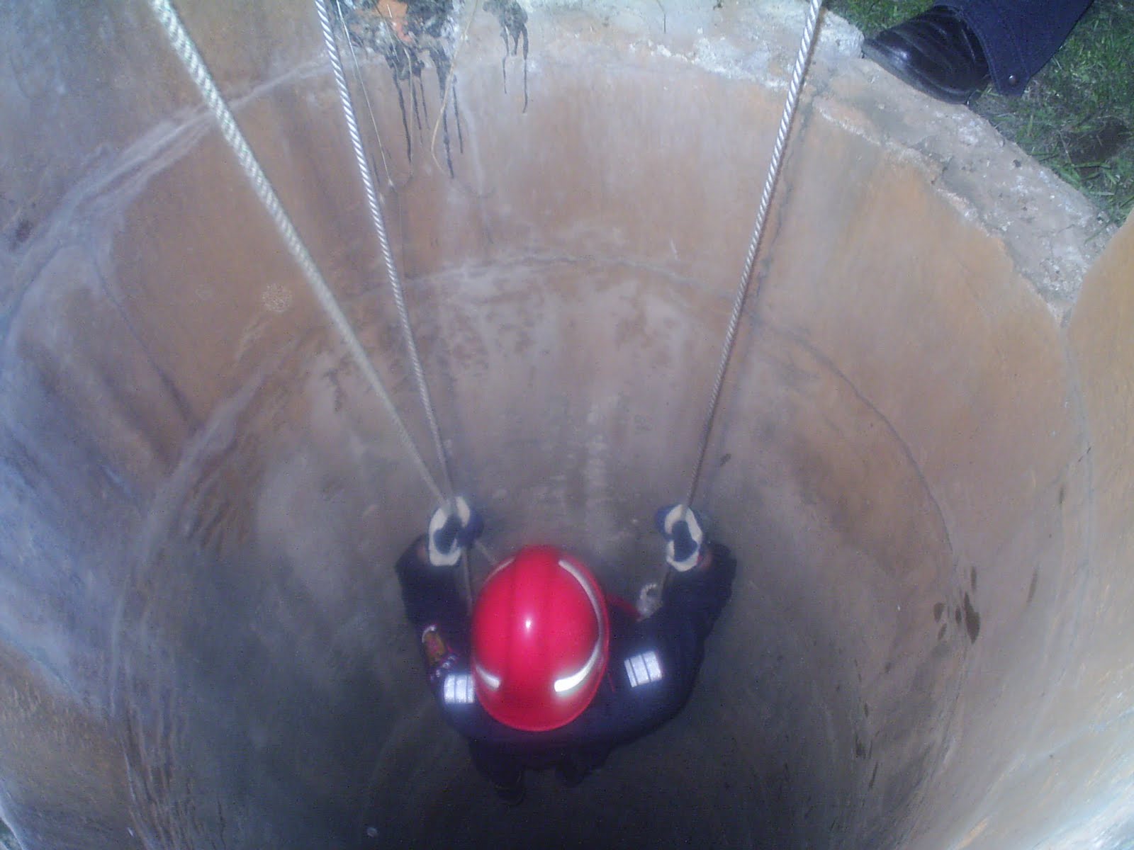 O bătrână a decedat, după ce  a căzut într-o fântână