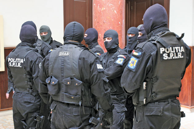 Proxeneţii din centrul municipiului Satu Mare, săltaţi de mascaţi