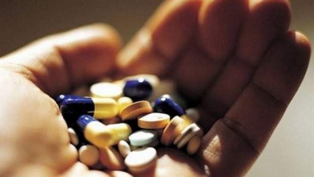 Trei SĂTMĂRENI au vrut să-şi ia VIAŢA în WEEK-END. Metodele au fost DIFERITE