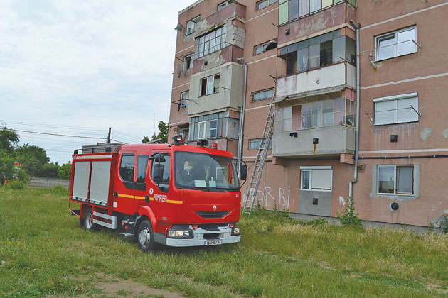 Pompierii şi ambulanţierii întârzie la solicitare