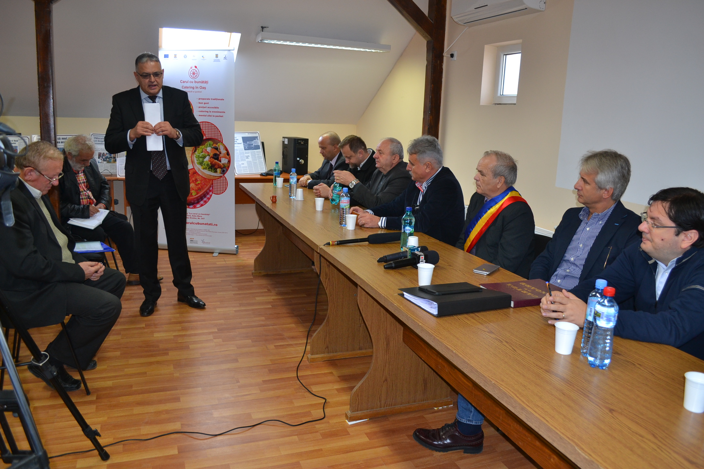 Ministrul de Finanţe promite ajutor pentru pălincari