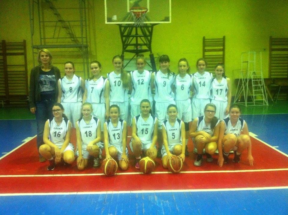 Victorie lejeră pentru fetele Adrianei Pricop