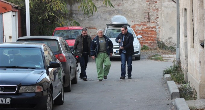 A încercat să-şi OMOARE soţia cu patru lovituri de CUŢIT