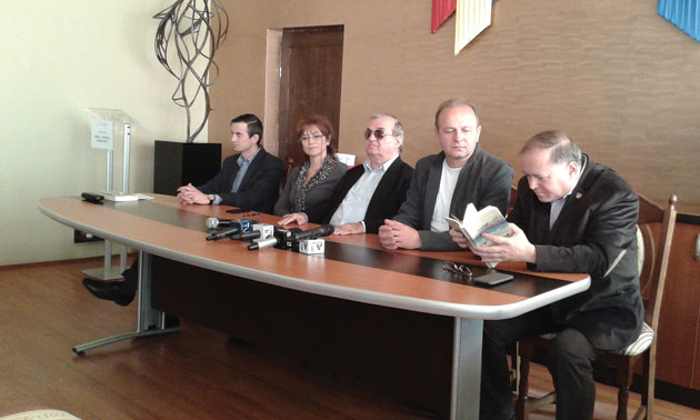 O carte solară lansată în oraşul natal