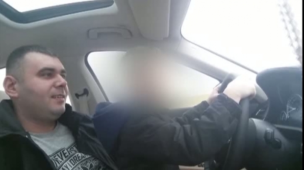 Tată INCONŞTIENT. Rupt de BEAT, şi-a pus COPILUL  de 16 ani să CONDUCĂ