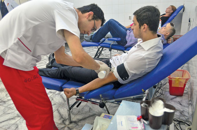 Sătmărenii, alături de victimele incendiului din Bucureşti