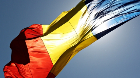 Consiliul Judeţean DISTIBUIE 2.500 de DRAPELE. Sătmărenii şi le pot lua de MÂINE