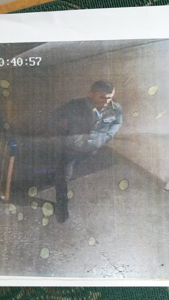 HOŢ căutat pe FACEBOOK. Cel care îl RECUNOAŞTE  să sune la POLIŢIE