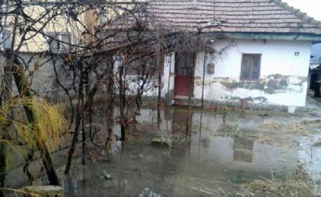 INHGA: Cod Portocaliu de inundații pe raza a șase județe, până duminică după-amiază