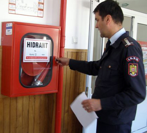 ATENŢIE sătmăreni! Pompierii au identificat ZECI de NEREGULI în cluburi, discoteci şi baruri