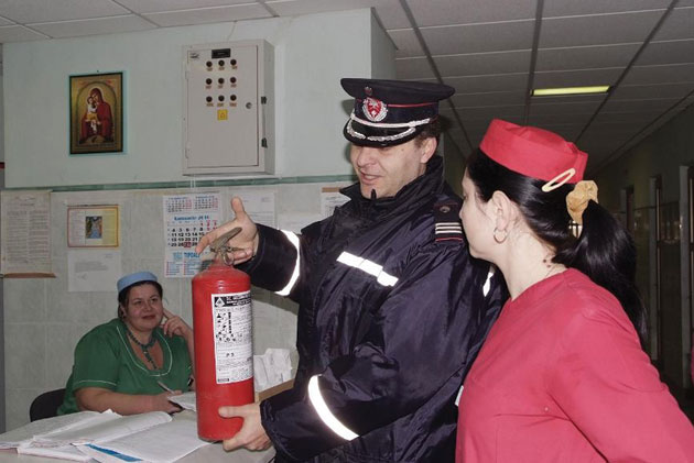 Pompierii sătmăreni au constatat nereguli în 51 de localuri