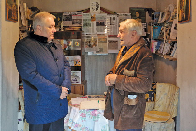 Prefectul Avram a vizitat Muzeul Comemorativ din localitatea Roşiori