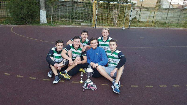 XI E  a câștigat campionatul de fotbal de la CN Ioan Slavici