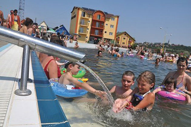 Redevenţele pe apa termală ajung în conturile unei firme legate de Vasile Blaga