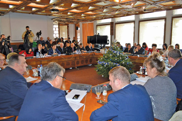 Consilierii UDMR şi PNL au blocat promovările în Consiliul Judeţean