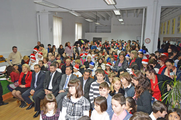 Spectacol de colinde la Centrul Şcolar pentru Educaţie Incluzivă
