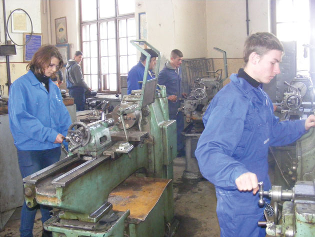 Meseria nu mai este brăţară de aur pentru majoritatea absolvenţilor de gimnaziu