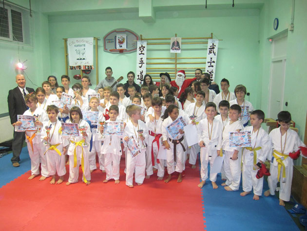 Moș Nicolae a venit deja la Bushido!