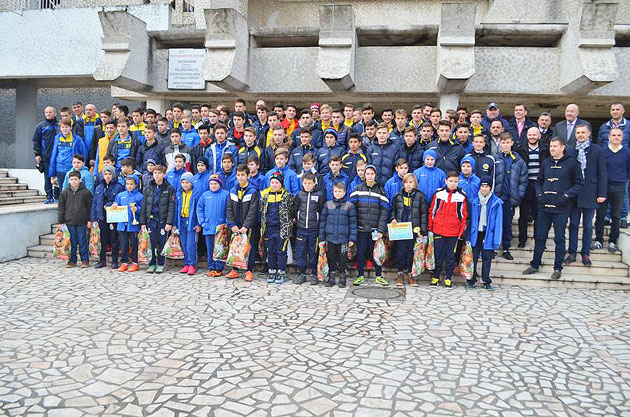 Sărbătoare în galben și albastru!