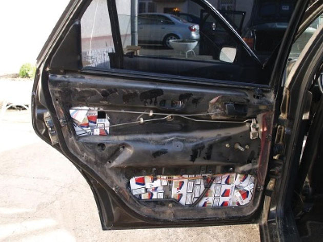 Peste 1.600 de pachete de ţigări de contrabandă, depistate la Halmeu