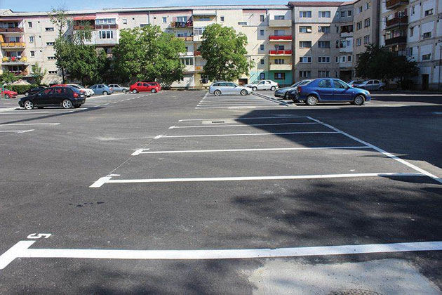 Sătmărenii se înghesuie să îşi rezerve locurile de parcare