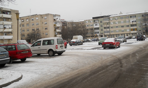 Sătmărenii se ÎNGHESUIE să îşi REZERVE locurile de PARCARE. Număr DUBLU de solicitări în acest an