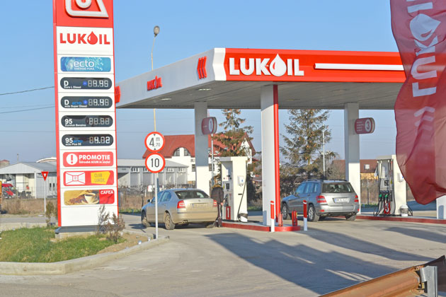 Preţul carburanţilor la pompă a scăzut semnificativ în 2016