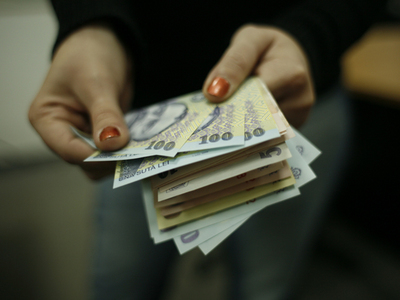 Imagini regizate cu bancnote, 8 noiembrie 2007. Foto: Andrei Spirache