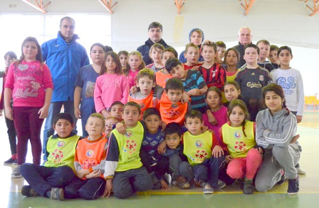 Și fetele vin la programul “Fotbal pe uliță”!