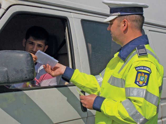 Şoferii “agresivi”, amenzi de 6-8 puncte şi reţinerea permisului