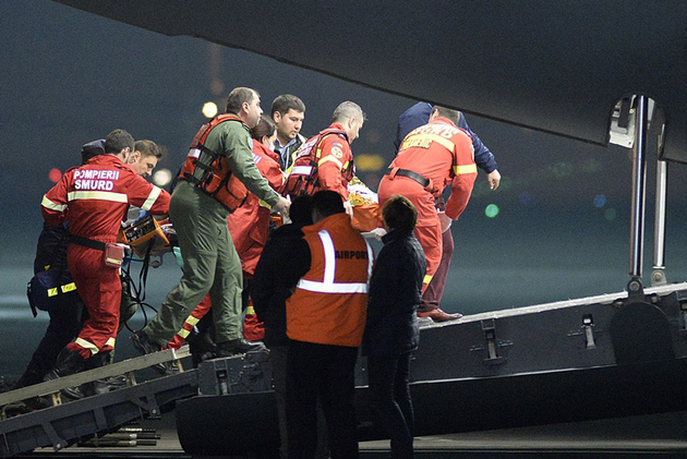 Femeie cu arsuri grave, transportată la București  cu o aeronavă a MApN