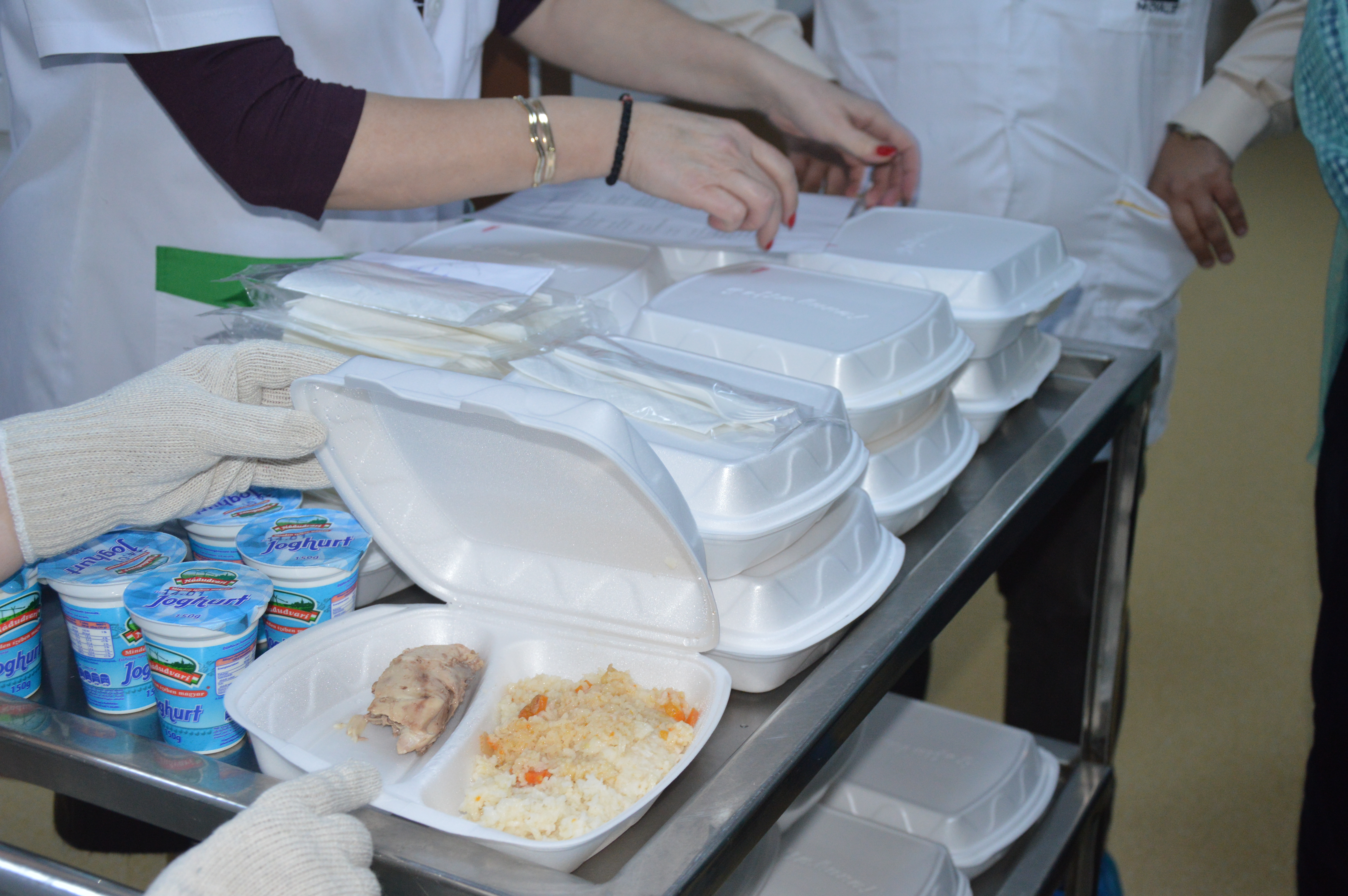 SPITALUL judeţean RENUNŢĂ la firma de CATERING. Conducerea, NEMULŢUMITĂ de calitatea MÂNCĂRII distribuită PACIENŢILOR