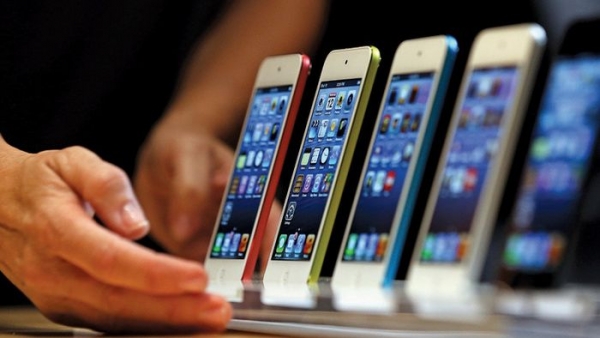 ŢEPE ale COMPANIILOR de TELEFOANE mobile, INSTRUMENTATE de OPC. VÂRSTNICII, ţinta ÎNŞELĂTORIILOR