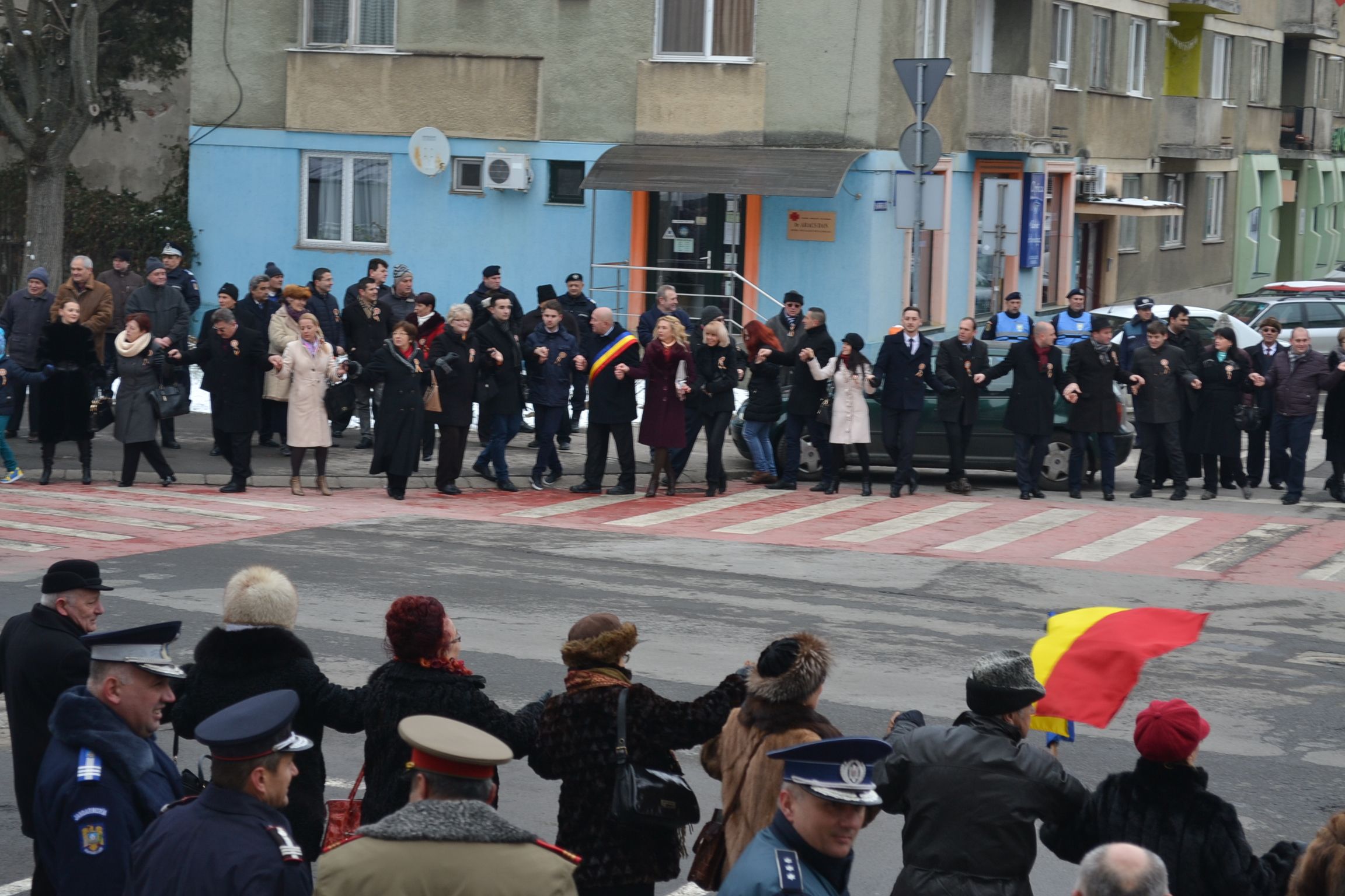 Mica UNIRE, sărbătorită SOLEMN la SATU MARE. SĂTMĂRENII s-au PRINS într-o mare HORĂ A UNIRII