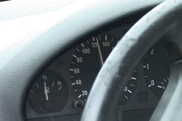 Viteza excesivă i-a adus  un dosar penal