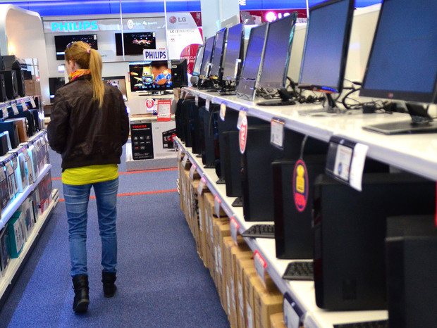 Familia care a băgat în faliment unul dintre cele mai mari magazine de calculatoare din România. În 2008 vindeau de 80 de milioane de euro