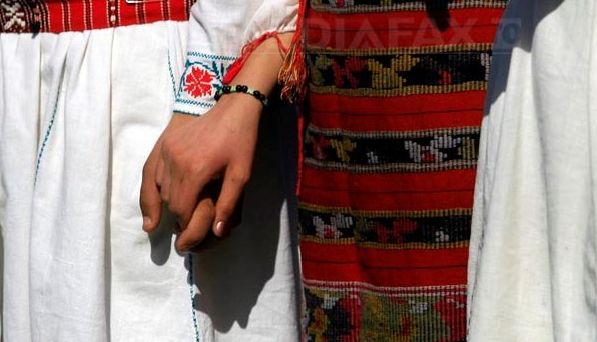 Mesaje şi urări de DRAGOBETE - Surprinde-ţi jumătatea cu o declaraţie de dragoste inedită