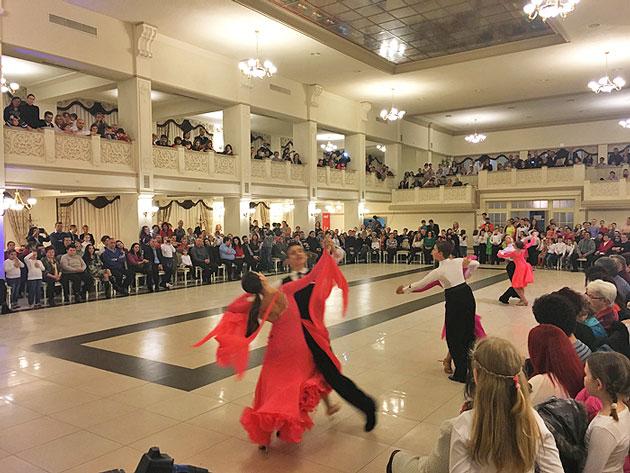 Au dansat pentru copii cu autism