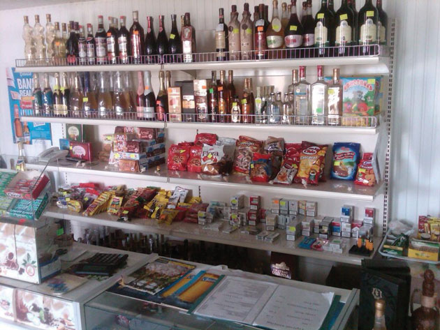 Ne dăm banii pe băutură şi ţigări